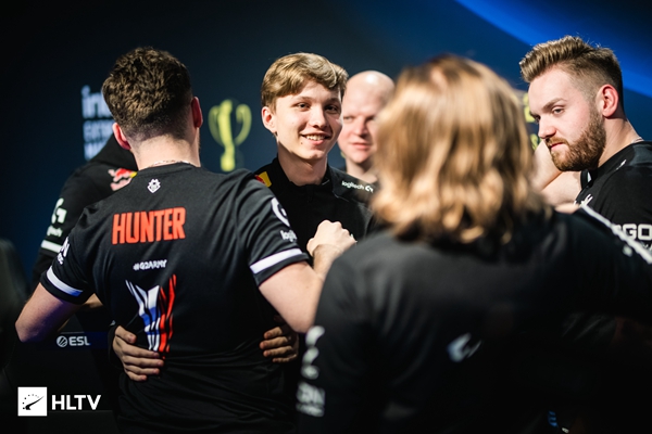 Flandre ： 我知道 Light 在比赛前生病很严重，我希望他能在比赛后好好休息。